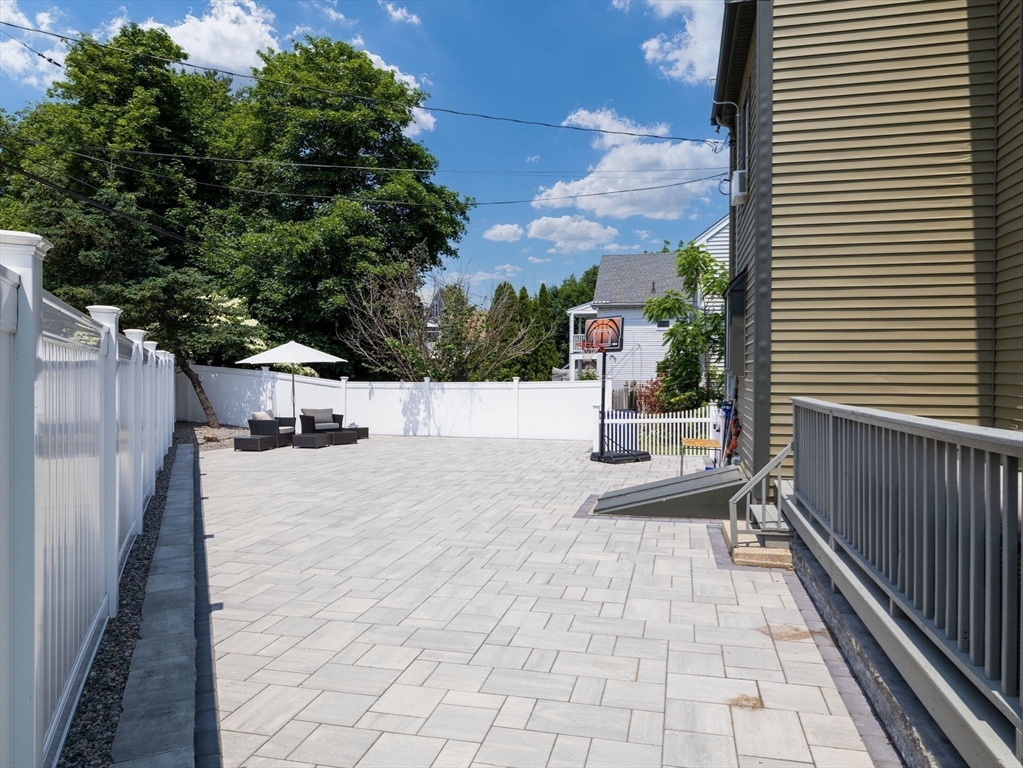 168 Maple St