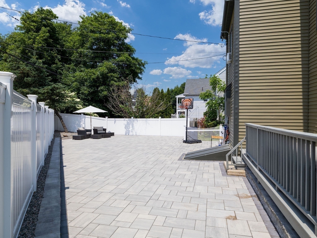 168 Maple St