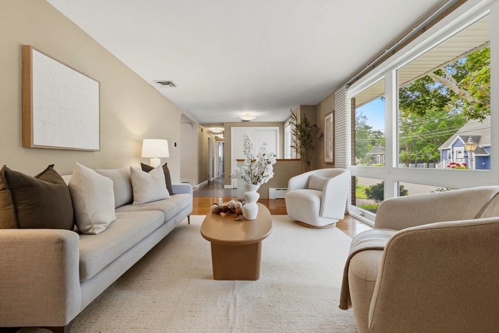 3 Carter Rd, Woburn, MA, 3 Carter Rd, Woburn, MA Photo #4