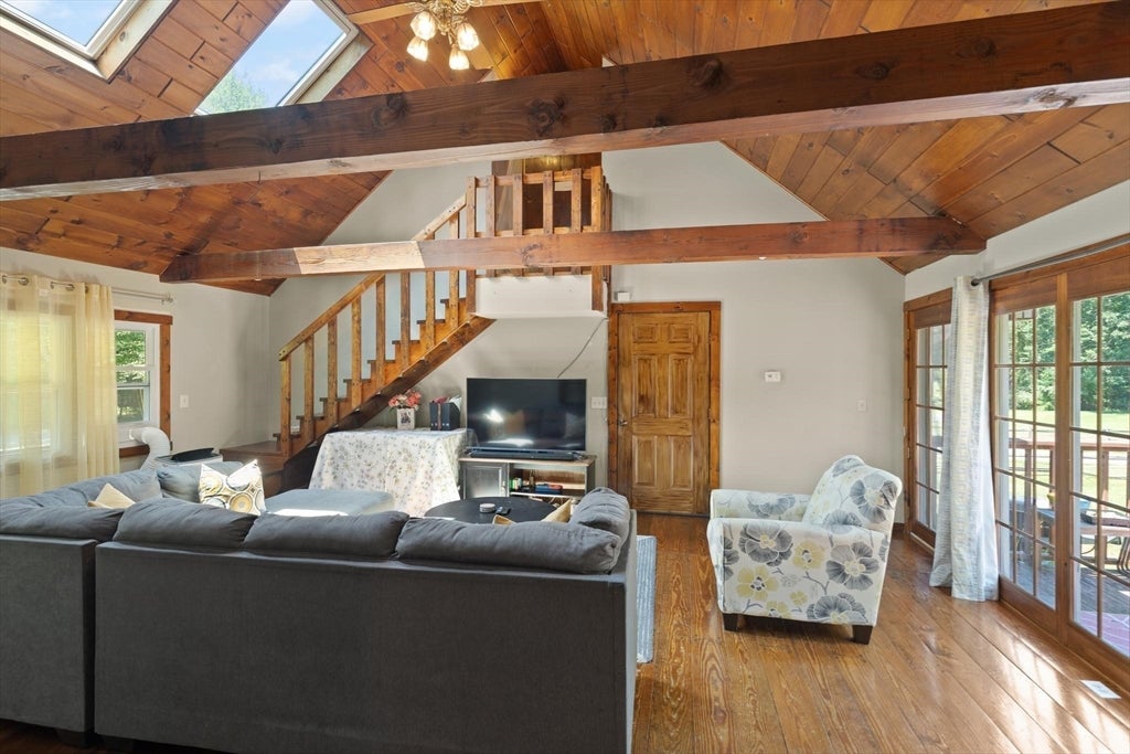 258 Warren St W