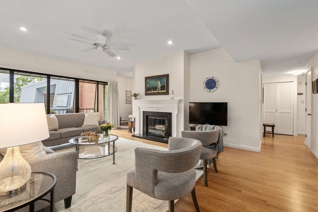 65 Grove St 452