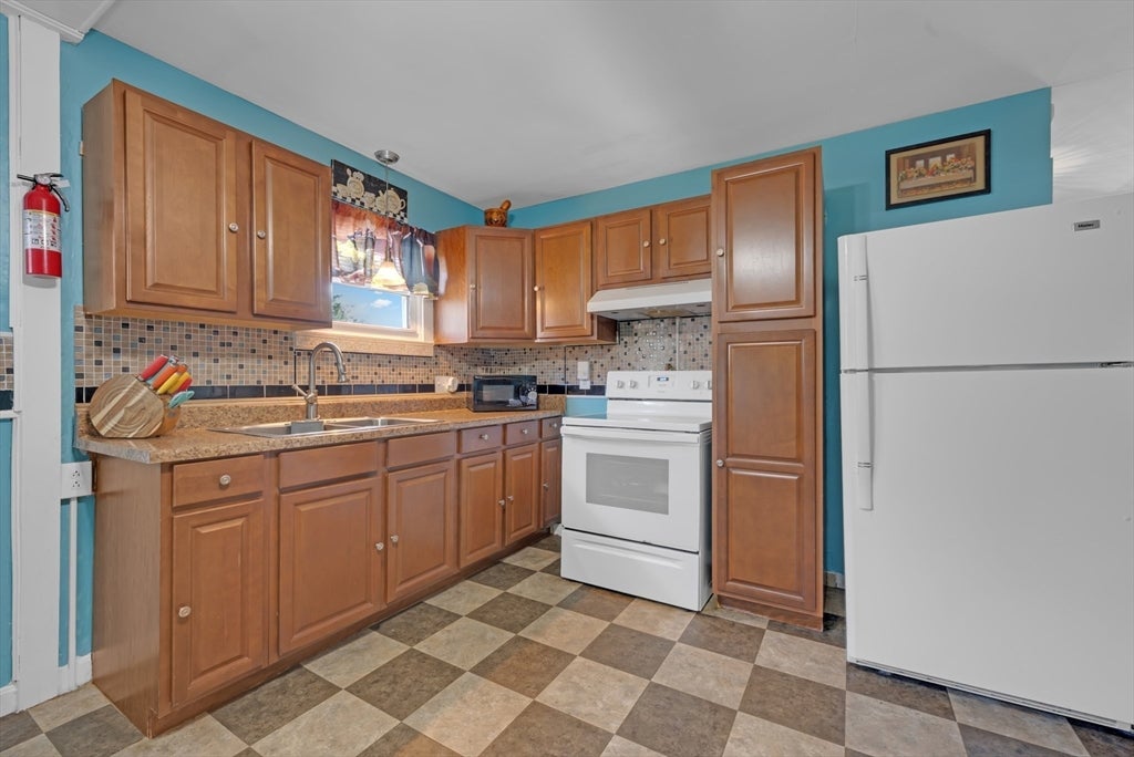 10 Union St, Southbridge, MA, 10 Union St, Southbridge, MA Photo #7