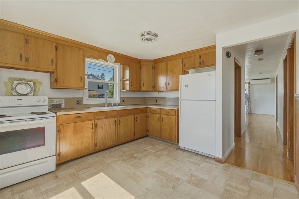 72 Artisan Street, Chicopee, MA, 72 Artisan Street, Chicopee, MA Photo #12