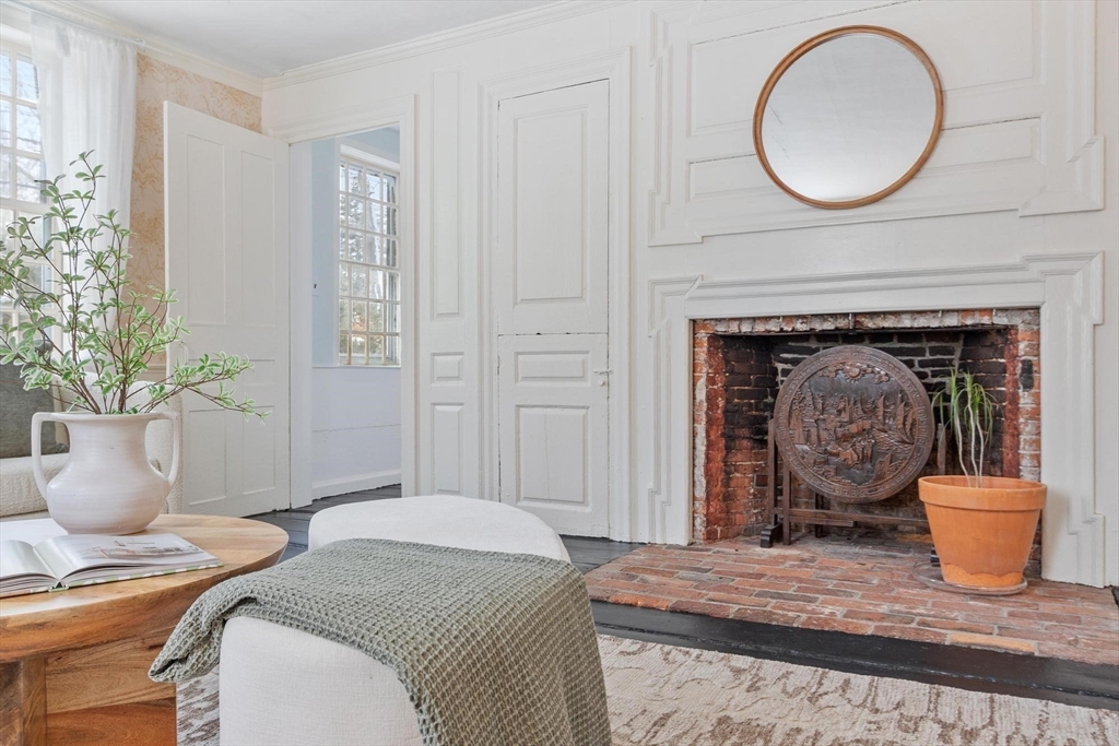 5 Lowell St 5