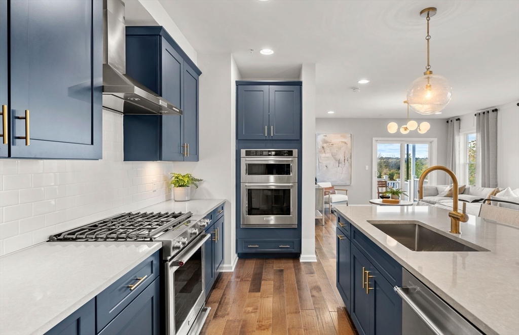 60 East Point Drive 16