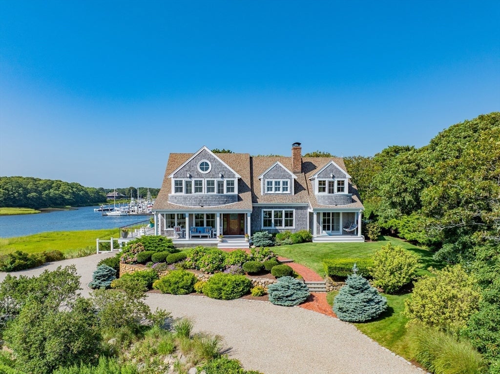 18 Saquatucket Point