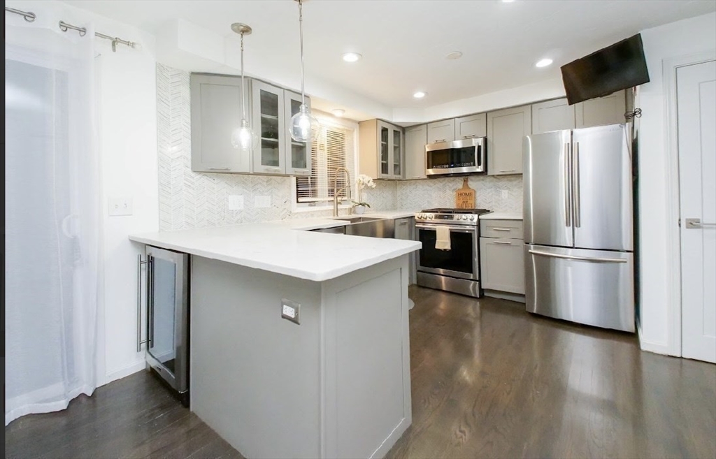 1001 Irving Rd 1001