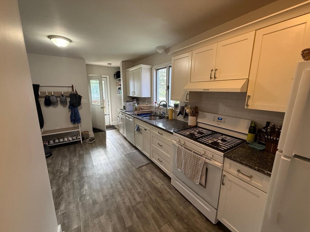 211 Beech St #211, Belmont, MA, 211 Beech St #211, Belmont, MA Photo #16