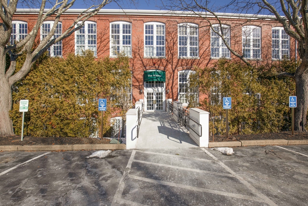 53 Warren St 308