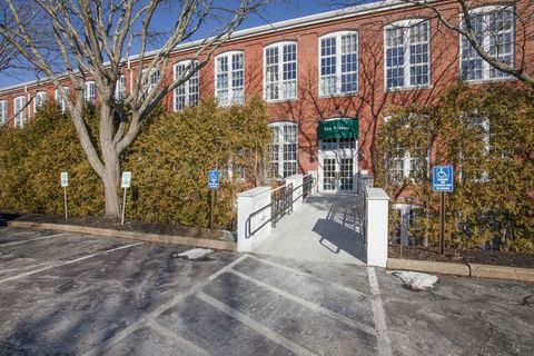 53 Warren St 308 Newburyport MA 01950