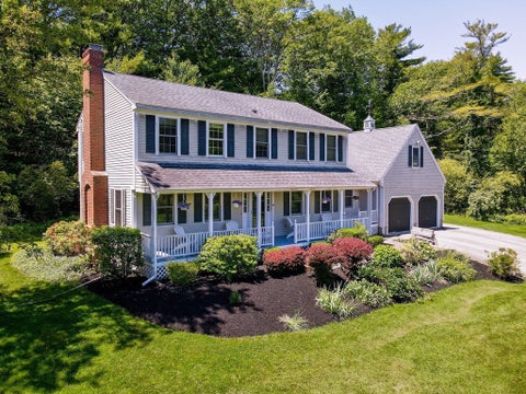 Photo of 10 Willowdale Court, Amesbury, MA 01913 (MLS # 73541384)