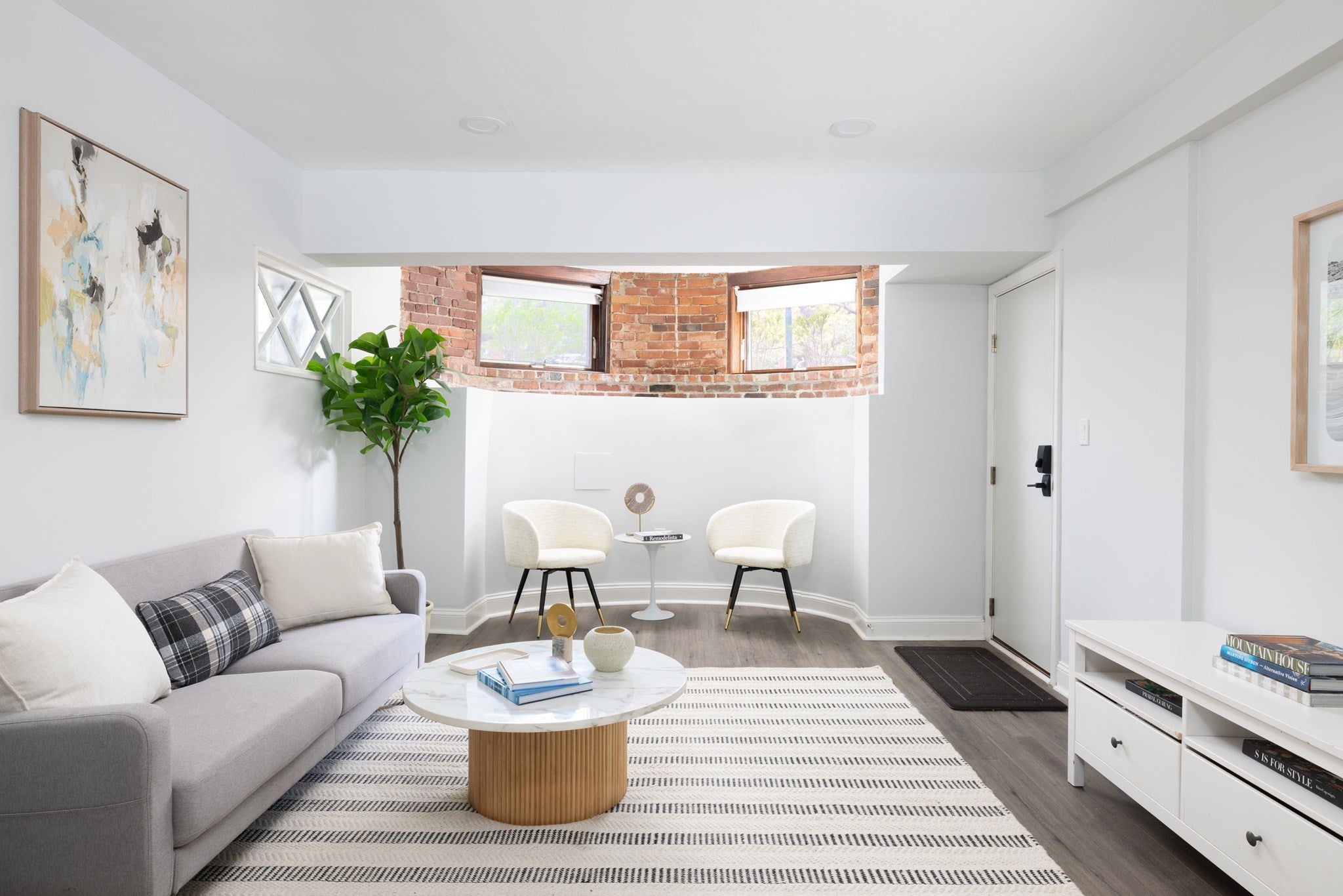 1895A Beacon ST 1895A, Brookline MA 02445