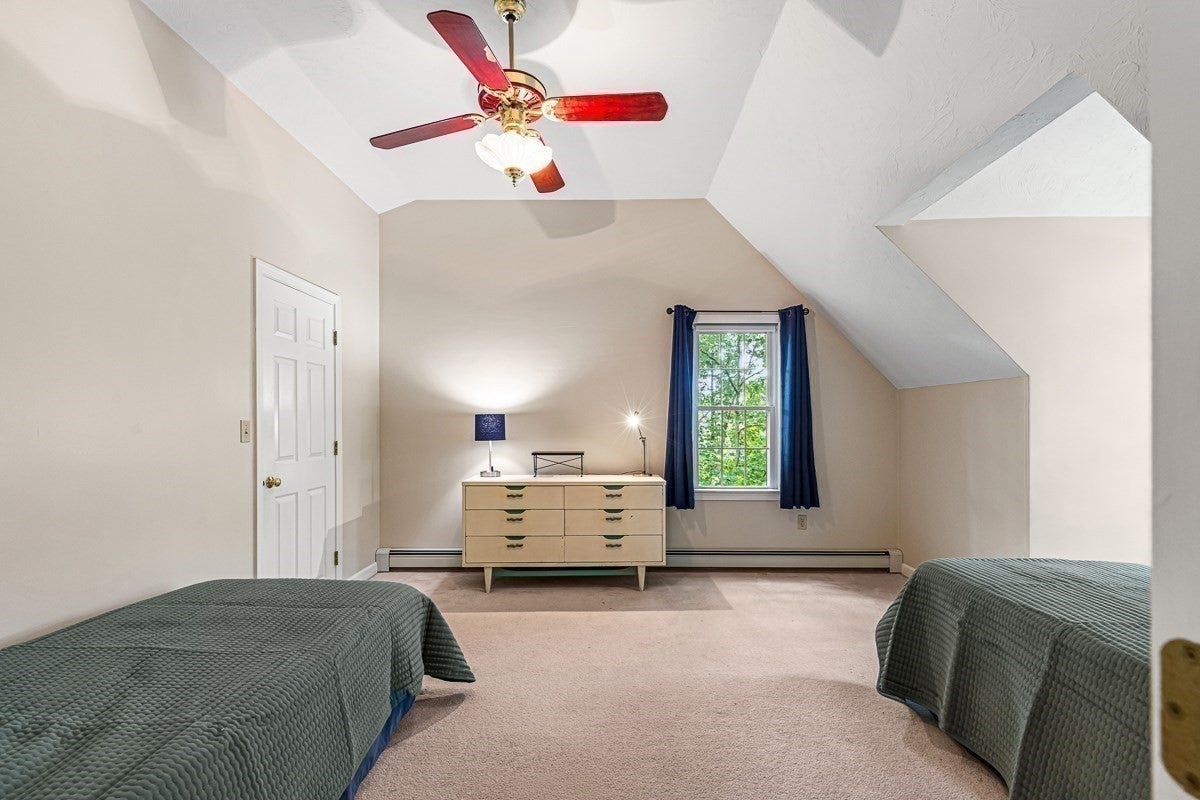 85 Comstock Dr, Wrentham, MA Photo #29