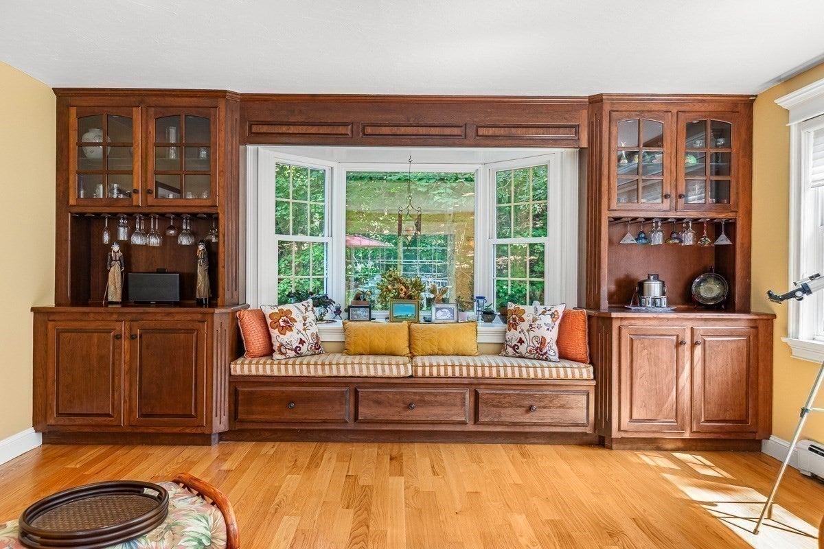 85 Comstock Dr, Wrentham, MA Photo #9