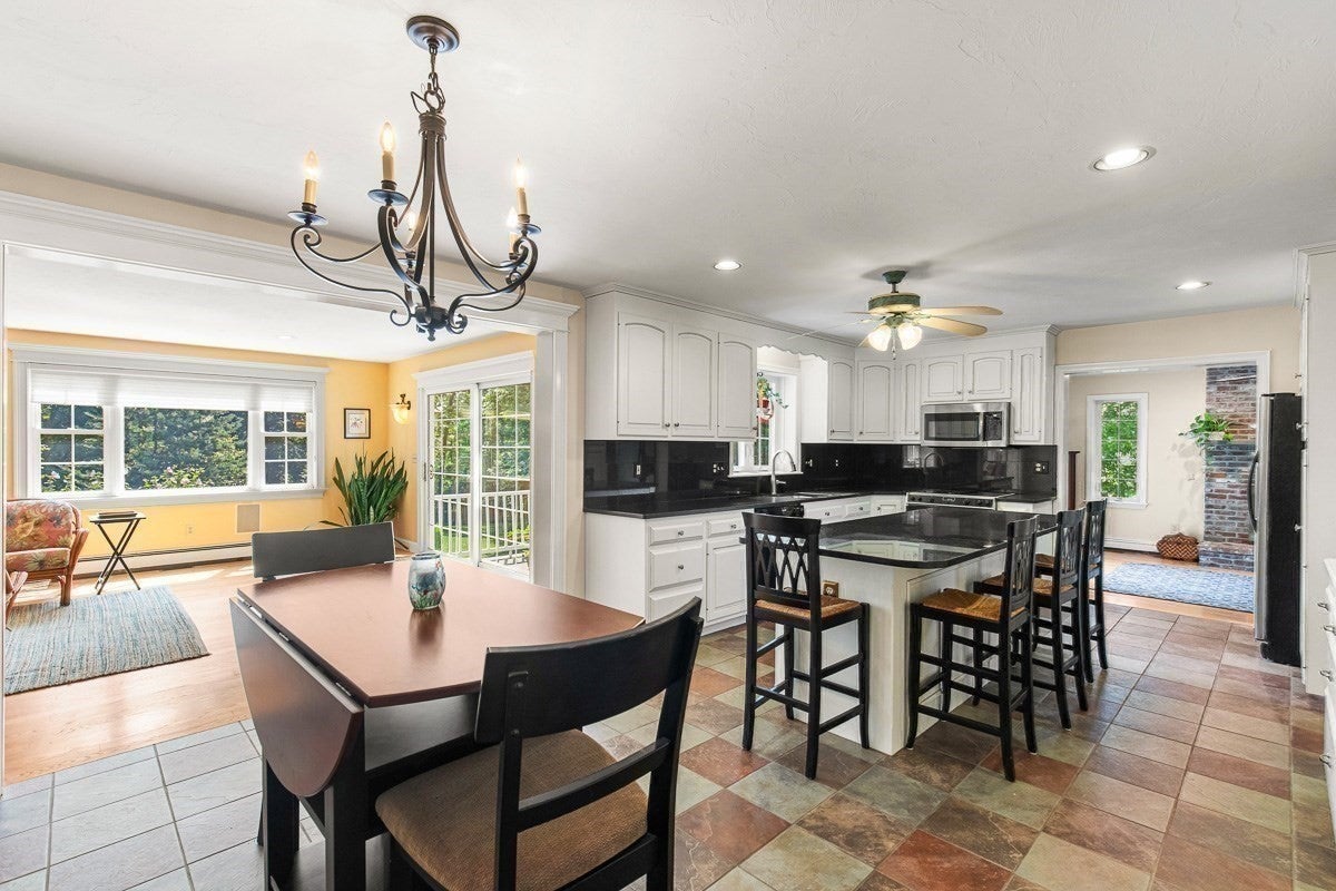 85 Comstock Dr, Wrentham, MA Photo #11