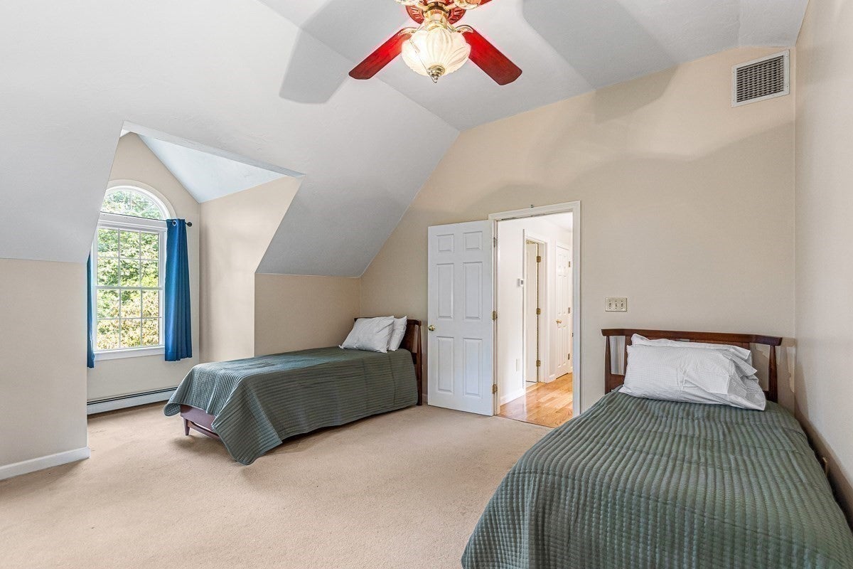 85 Comstock Dr, Wrentham, MA Photo #30