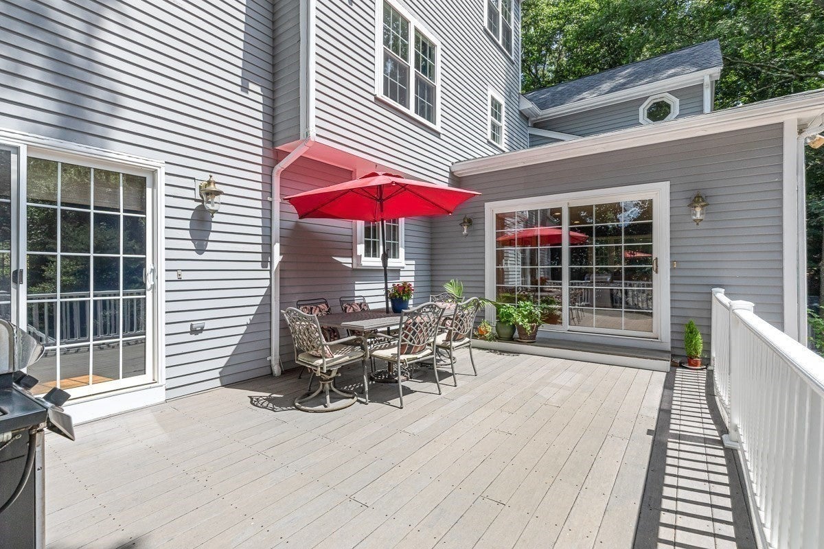 85 Comstock Dr, Wrentham, MA Photo #6