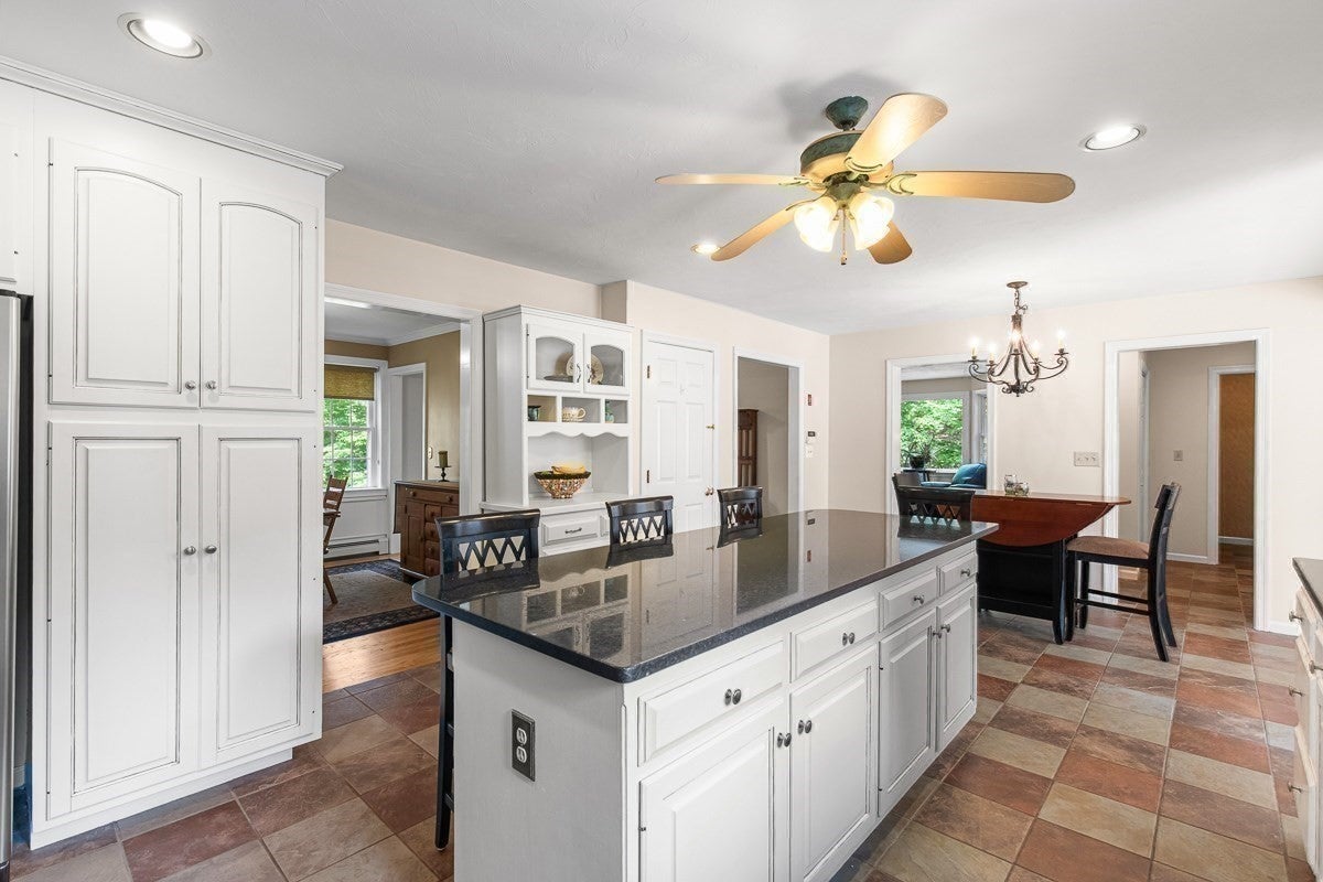85 Comstock Dr, Wrentham, MA Photo #13