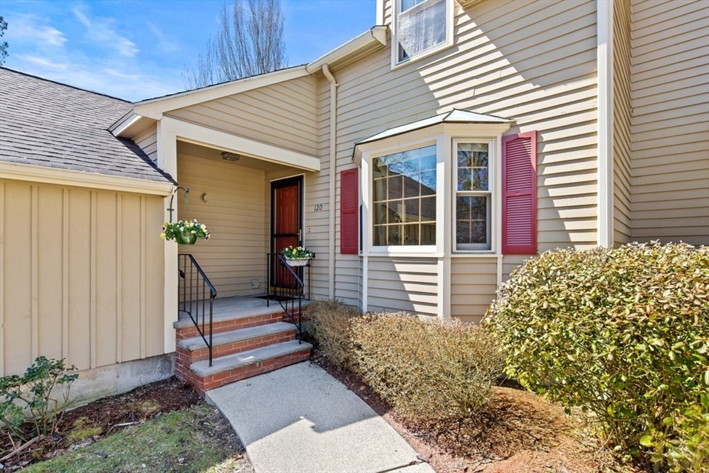 120 Village Post Road 120