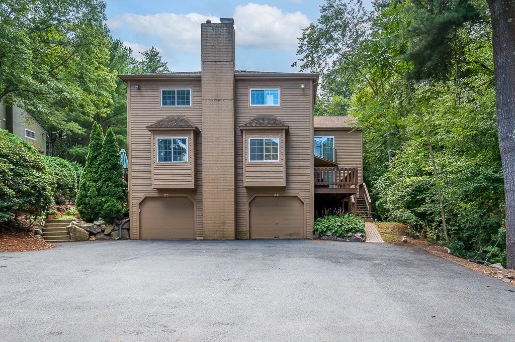 Photo of 25 Voyagers Ln, Ashland, MA