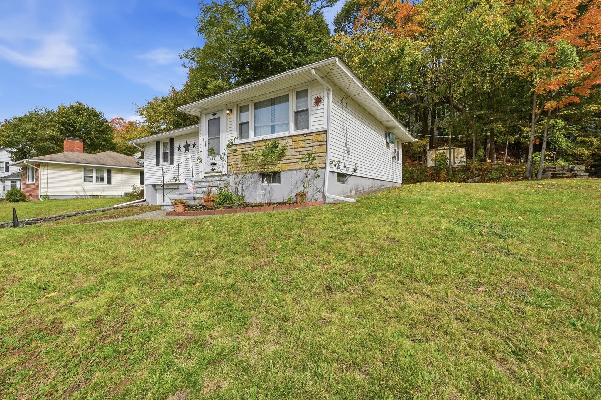 605 Chandler St, Worcester, MA Photo #35