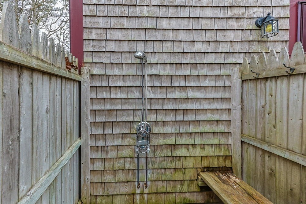 130 Surrey Ln