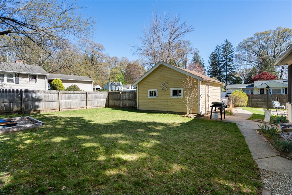 217 Ellsworth Ave, Springfield, MA Photo #31