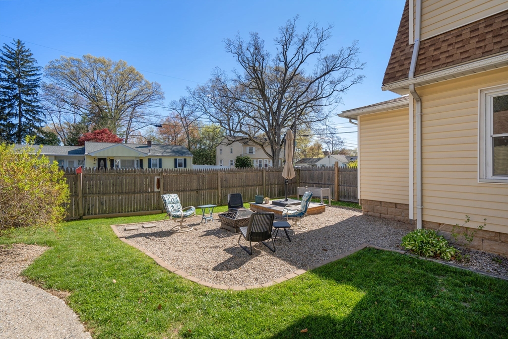 217 Ellsworth Ave, Springfield, MA Photo #32