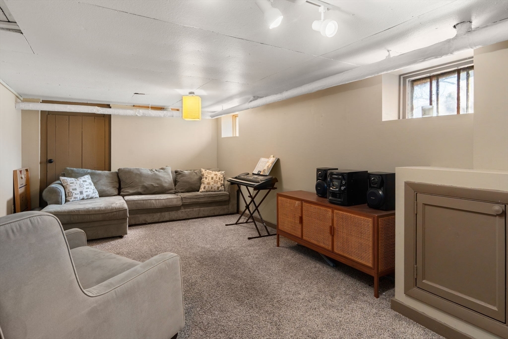 217 Ellsworth Ave, Springfield, MA Photo #24