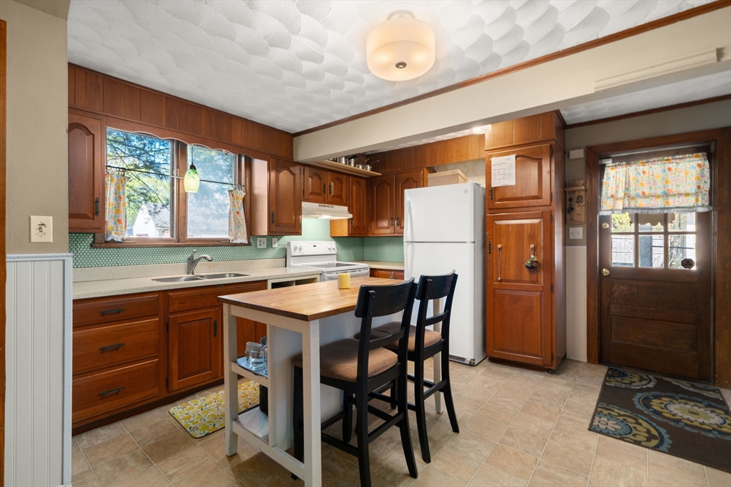 217 Ellsworth Ave, Springfield, MA Photo #8
