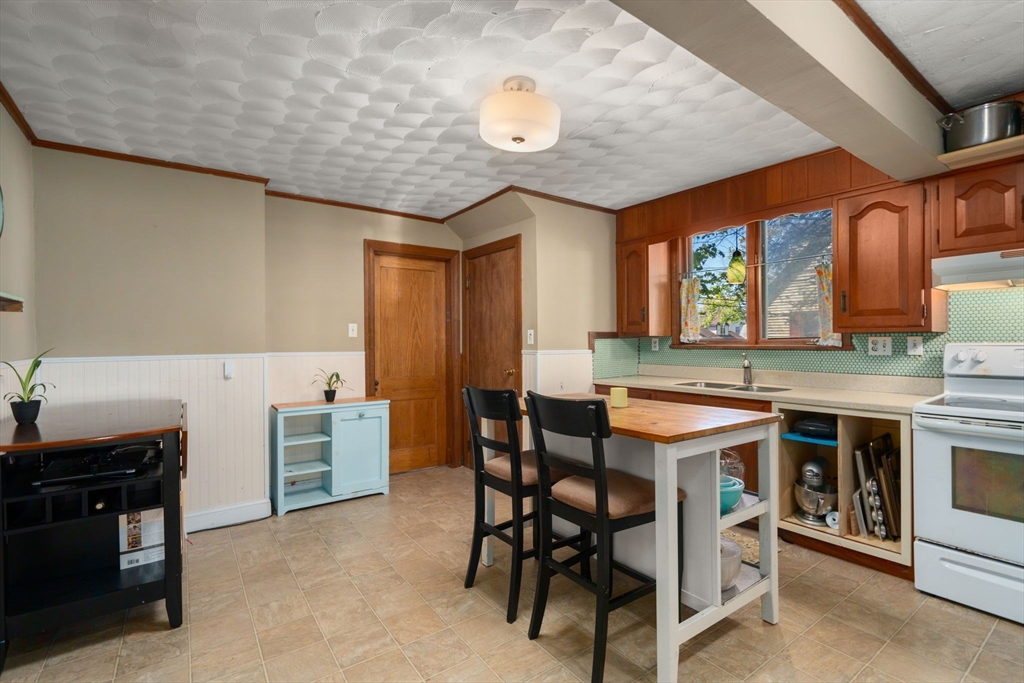 217 Ellsworth Ave, Springfield, MA Photo #9