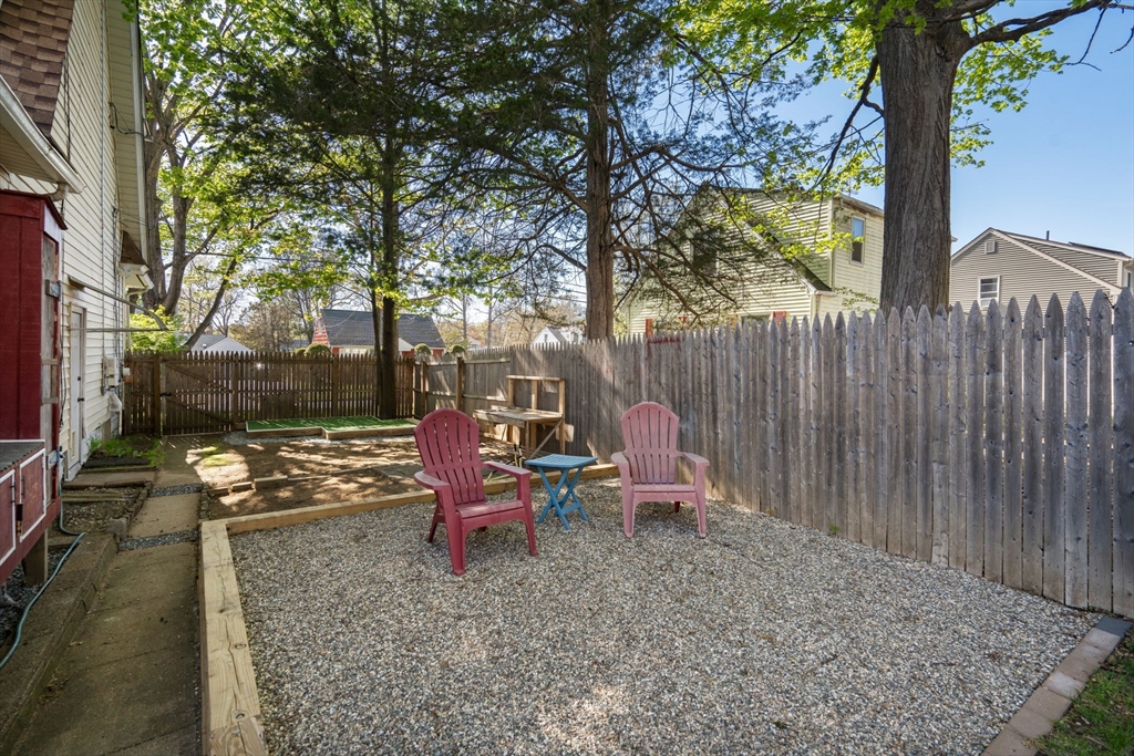 217 Ellsworth Ave, Springfield, MA Photo #28