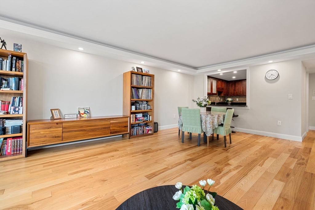 45 Longwood Avenue 212