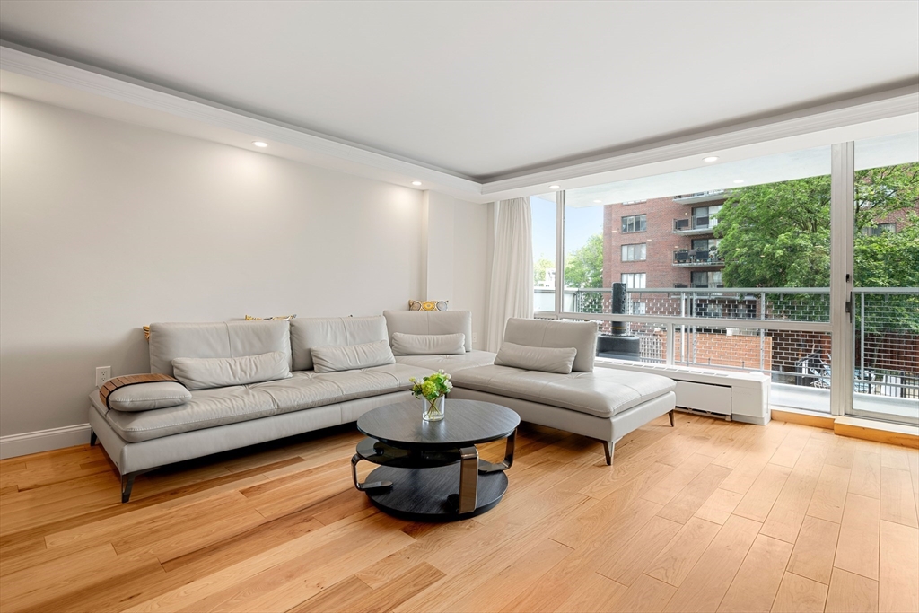 45 Longwood Avenue 212