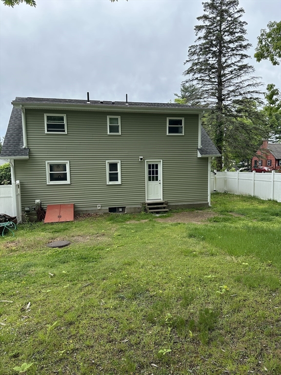 11 Friar Tuck Ln