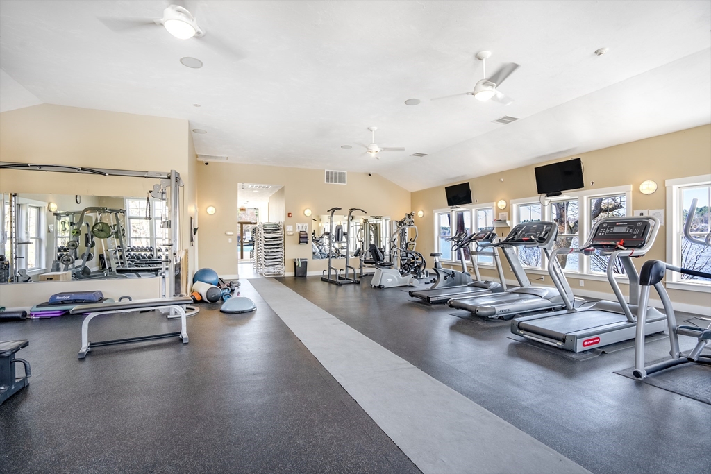 7 White Pine Knoll 17