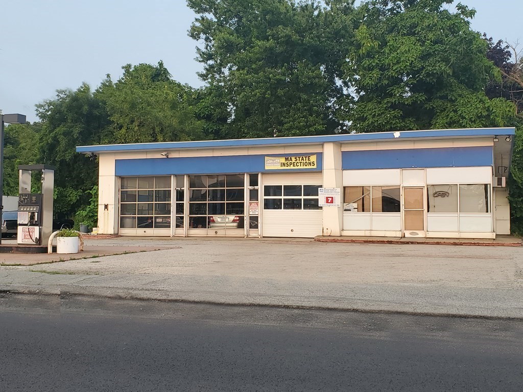 35 Oak Grove Ave