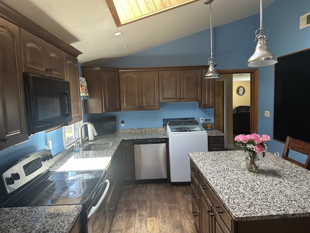 20 Keddy St, Springfield, MA Photo #7