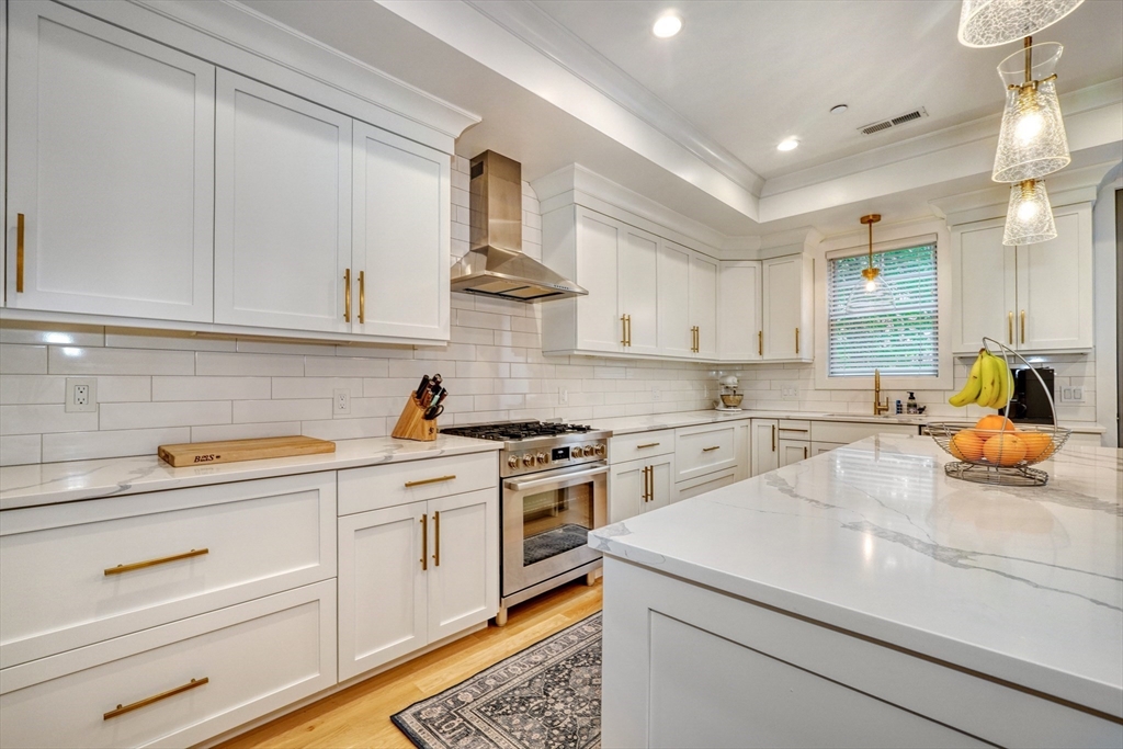 11 Conway St Unit 3