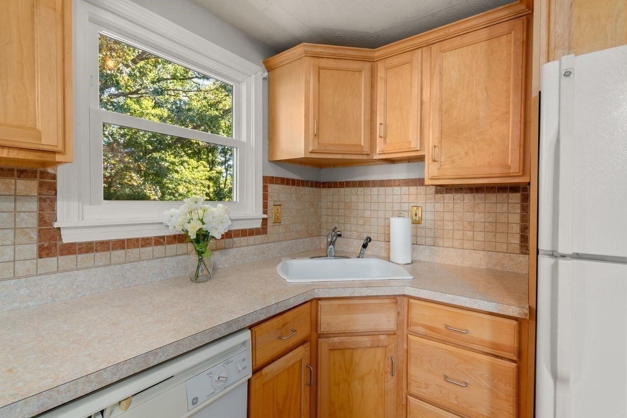137 John A Dunn Memorial Dr #6, Rockland, MA, 137 John A Dunn Memorial Dr #6, Rockland, MA Photo #7