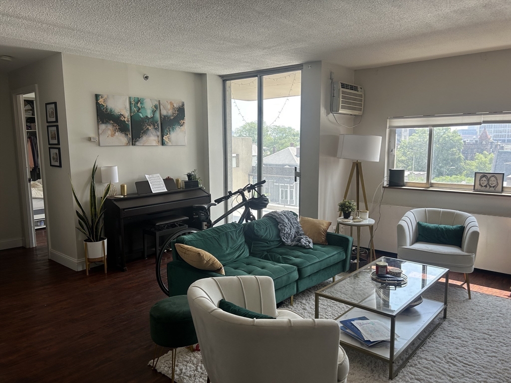 Cambridge, Massachusetts 02139, United States, 1 Bedroom Bedrooms, ,2 BathroomsBathrooms,Residential,Active,249478