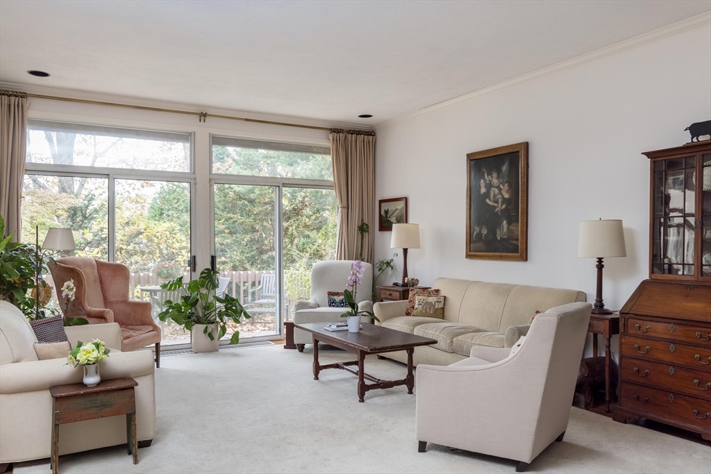 303 Goddard Ave 303