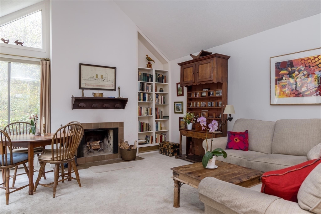303 Goddard Ave 303