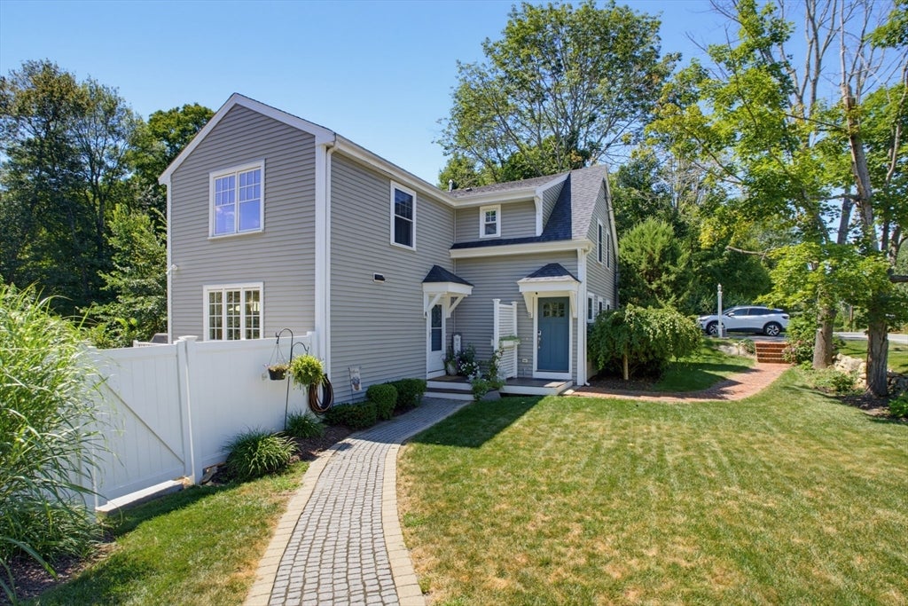 Photo of 166 Southville Rd, Southborough, MA