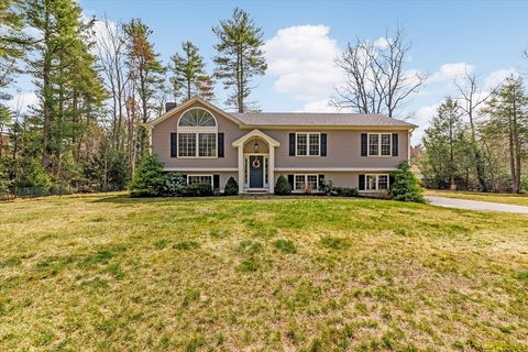 Photo of 14 Chicopee Drive, Hubbardston, MA 01452 (MLS # 73503400)
