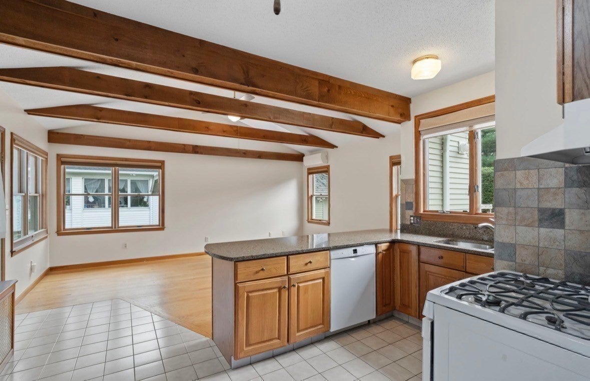 6 Van Horn Street, West Springfield, MA, 6 Van Horn Street, West Springfield, MA Photo #24