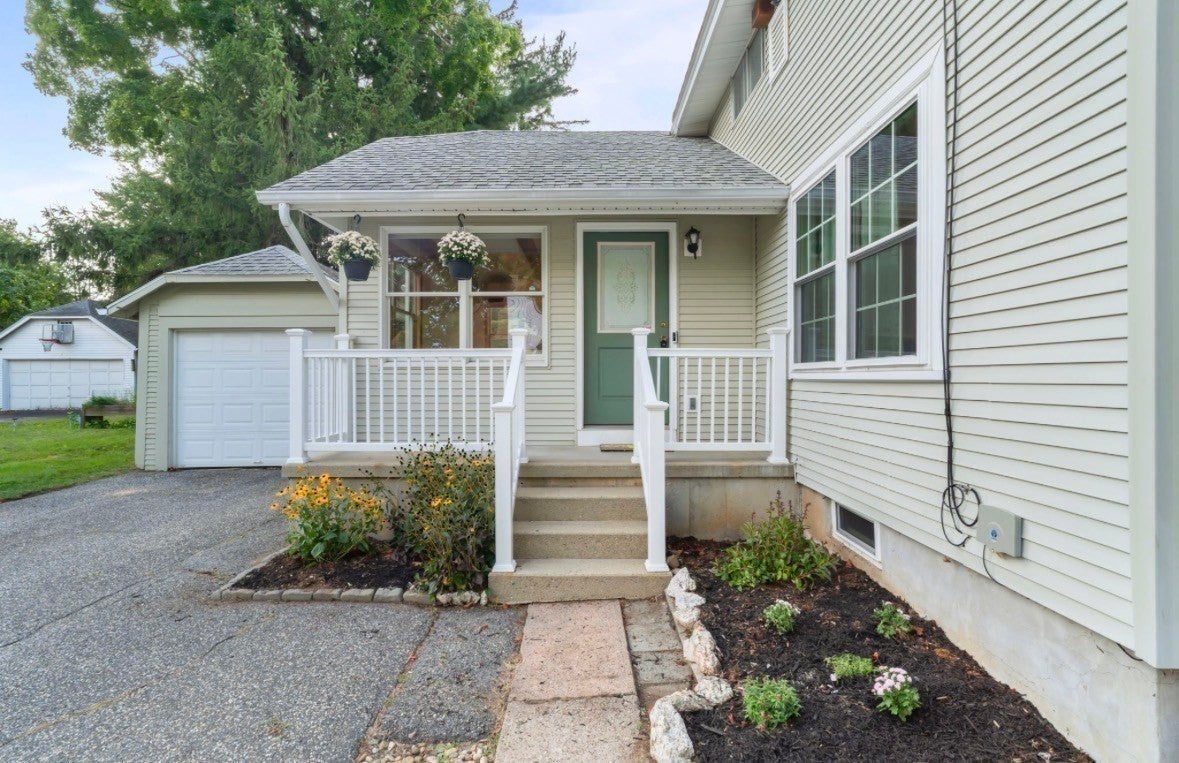 6 Van Horn Street, West Springfield, MA, 6 Van Horn Street, West Springfield, MA Photo #4