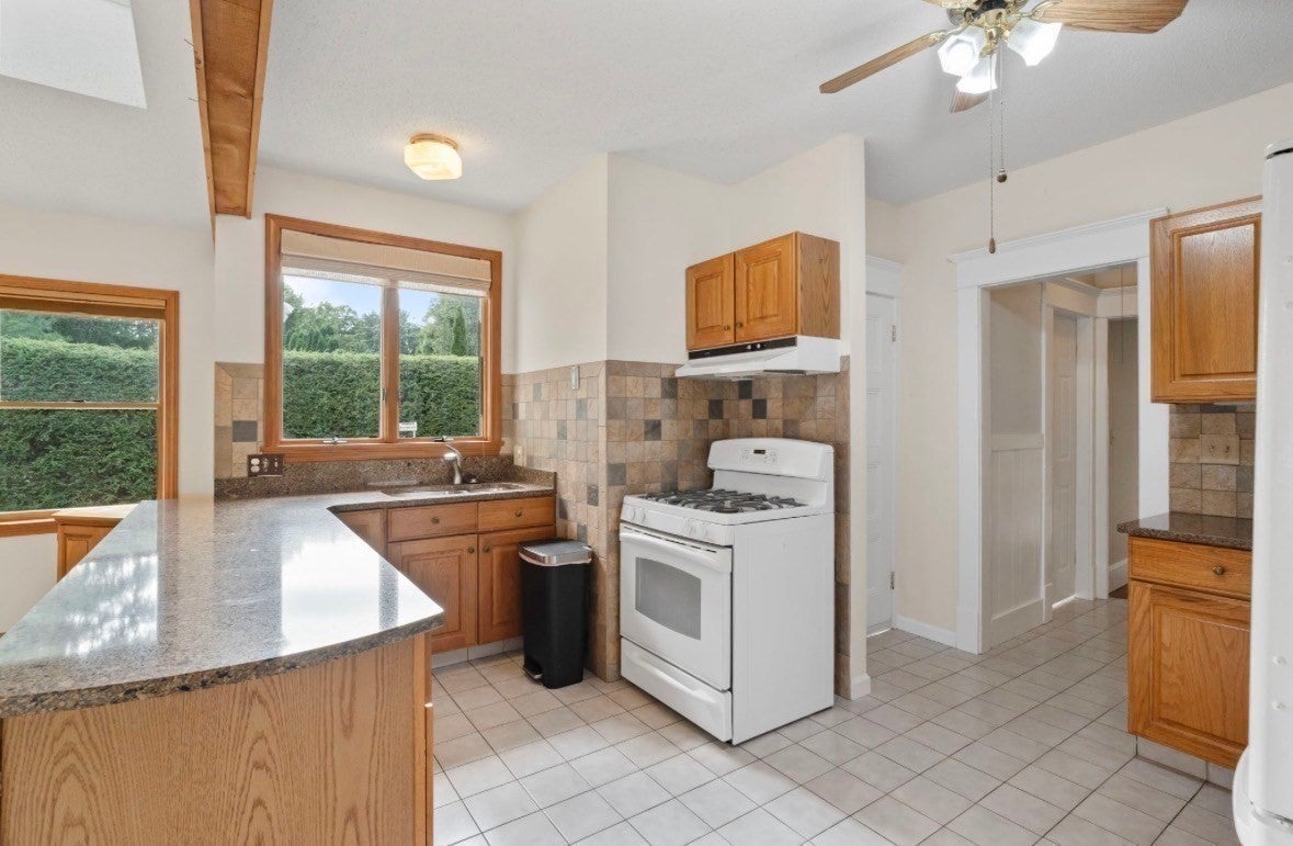 6 Van Horn Street, West Springfield, MA, 6 Van Horn Street, West Springfield, MA Photo #21