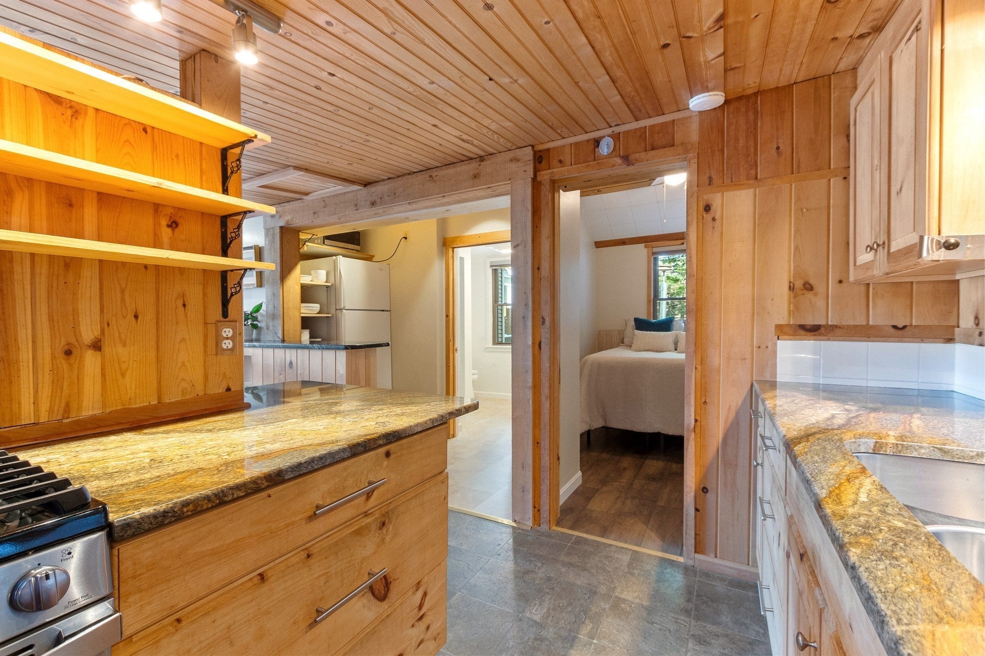 79 Kendall Pond Road South, Gardner, MA Photo #11