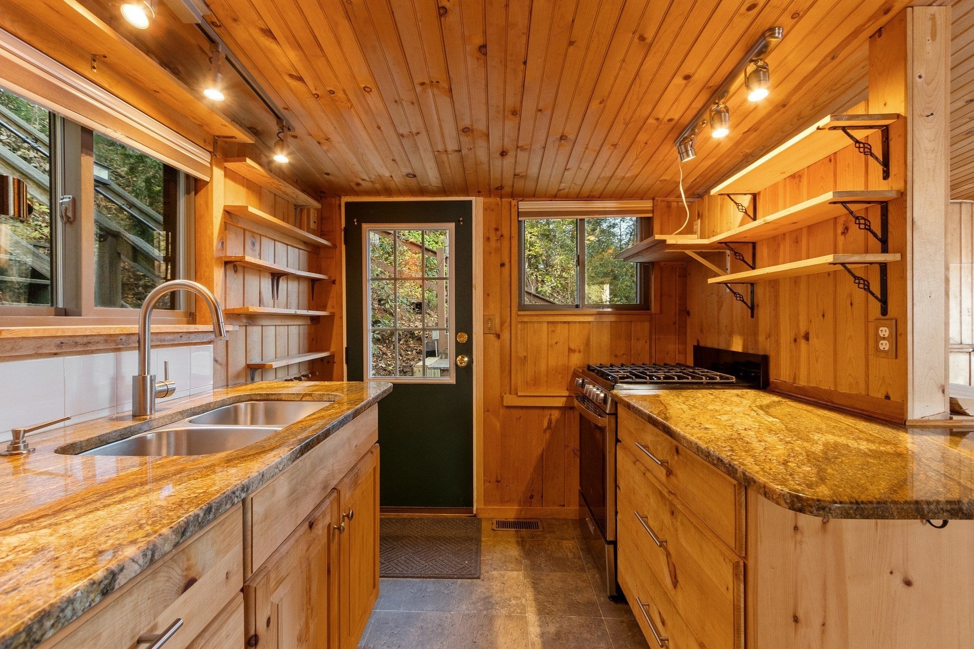 79 Kendall Pond Road South, Gardner, MA Photo #13